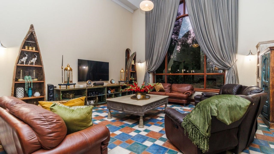 5 Bedroom Property for Sale in Winelands Western Cape